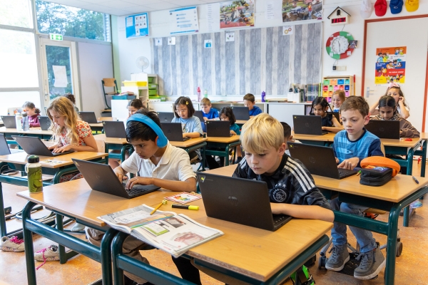Wat zijn de kosten voor de vrijwillige ouderbijdrage?