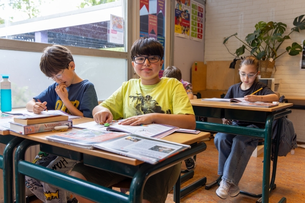 Hoe kan ik een afspraak maken met Schoolmaatschappelijk Werk?